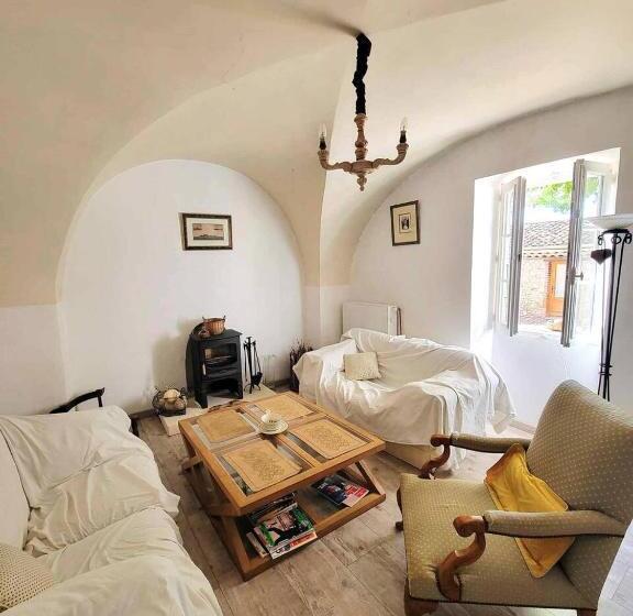 مبيت وإفطار Les Lavandes