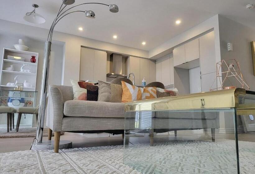 مبيت وإفطار Light House Close To Downtown