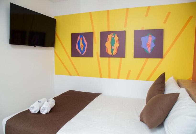 Отель Bajo La Luna