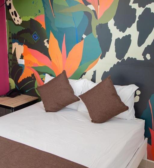 Отель Bajo La Luna