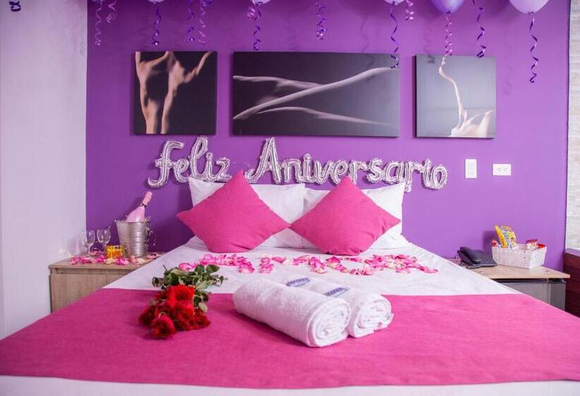 Отель Bajo La Luna