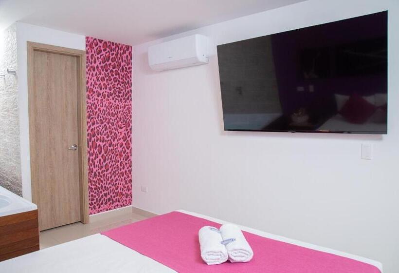 Отель Bajo La Luna