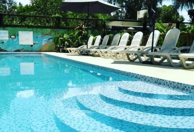 Hotel Cabañas Las Violetas A Pasos De La Reserva Urutaú