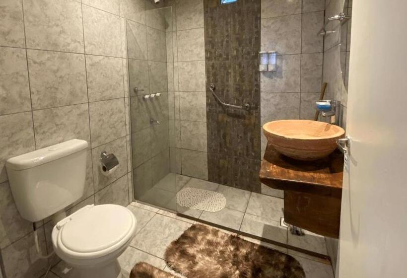 Hotel Cabañas Las Violetas A Pasos De La Reserva Urutaú