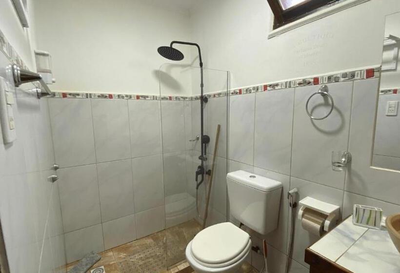 Hotel Cabañas Las Violetas A Pasos De La Reserva Urutaú