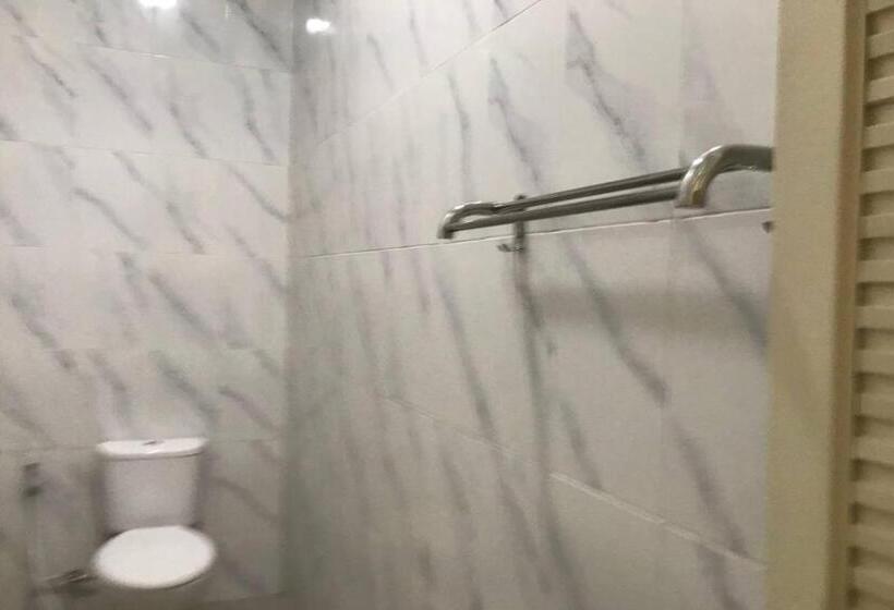 호텔 Capital O 94128 The Bale Teras T