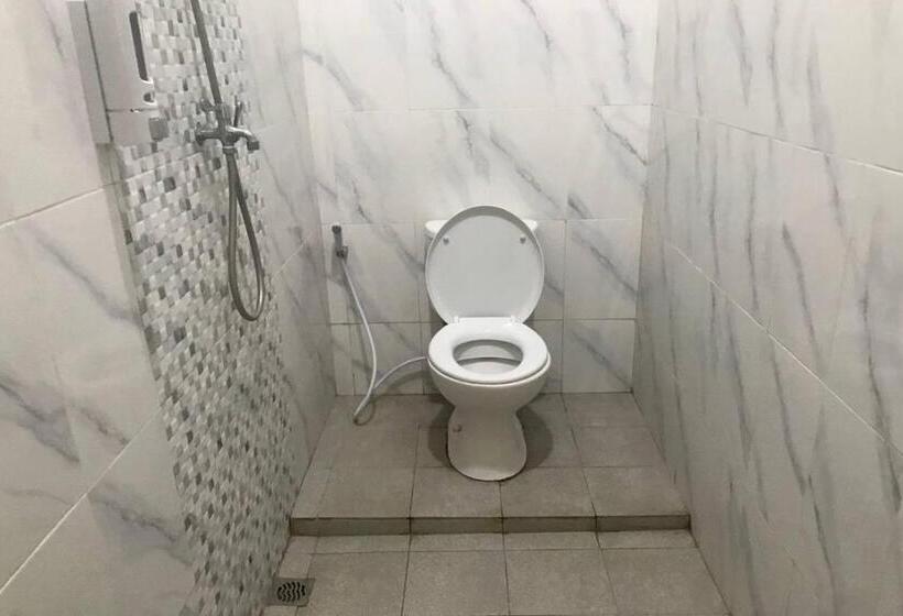 호텔 Capital O 94128 The Bale Teras T