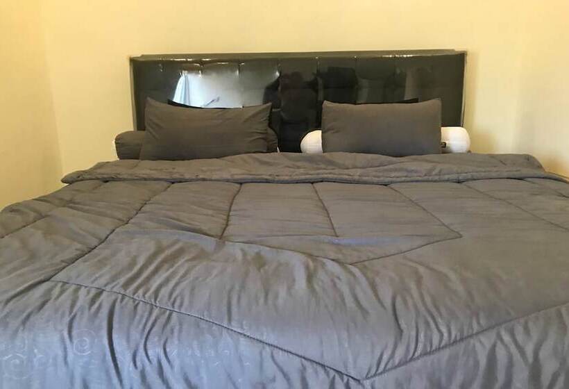 호텔 Capital O 94128 The Bale Teras T