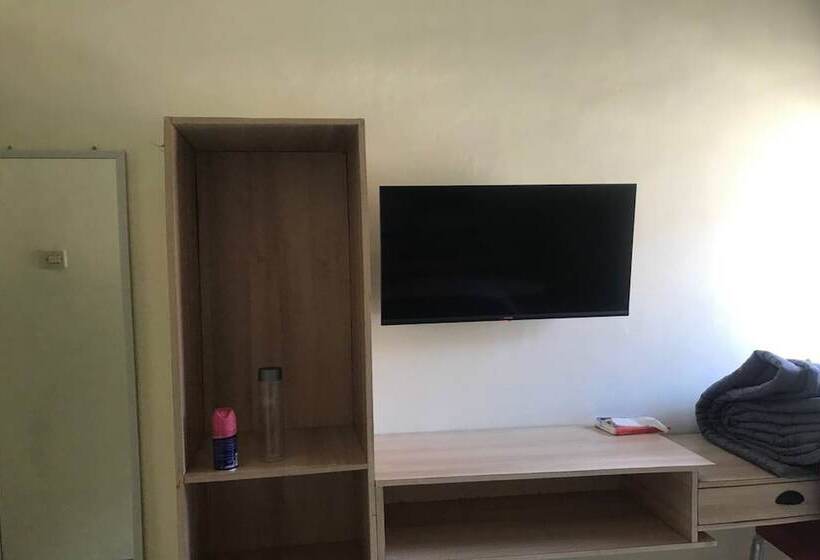 호텔 Capital O 94128 The Bale Teras T