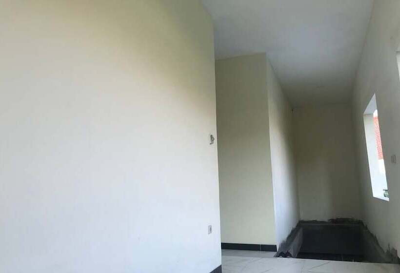 호텔 Capital O 94128 The Bale Teras T