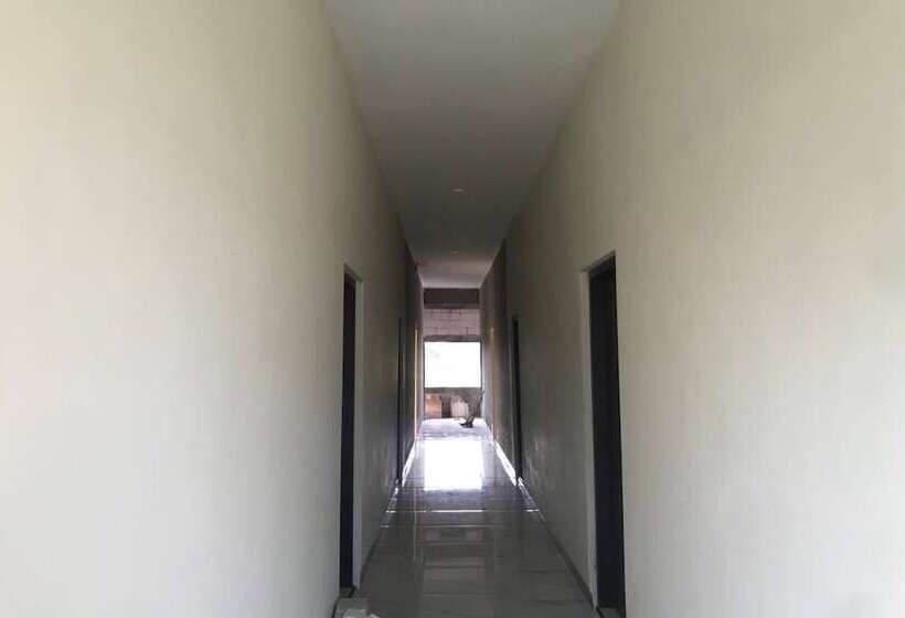 호텔 Capital O 94128 The Bale Teras T