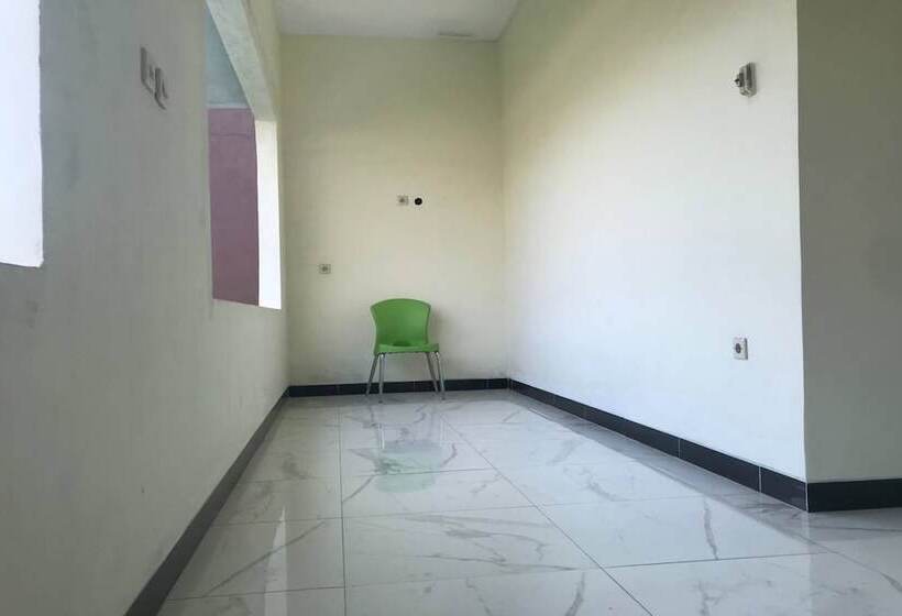 호텔 Capital O 94128 The Bale Teras T