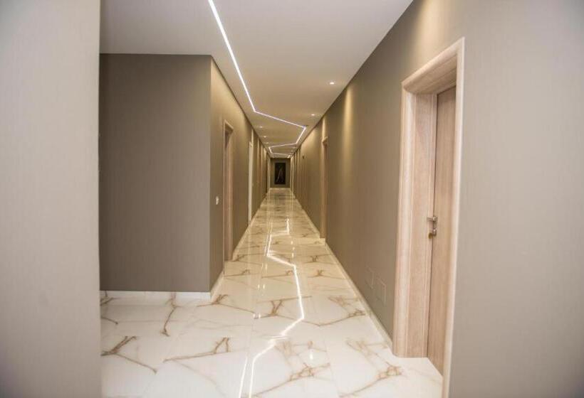 Отель Donatelo New 2