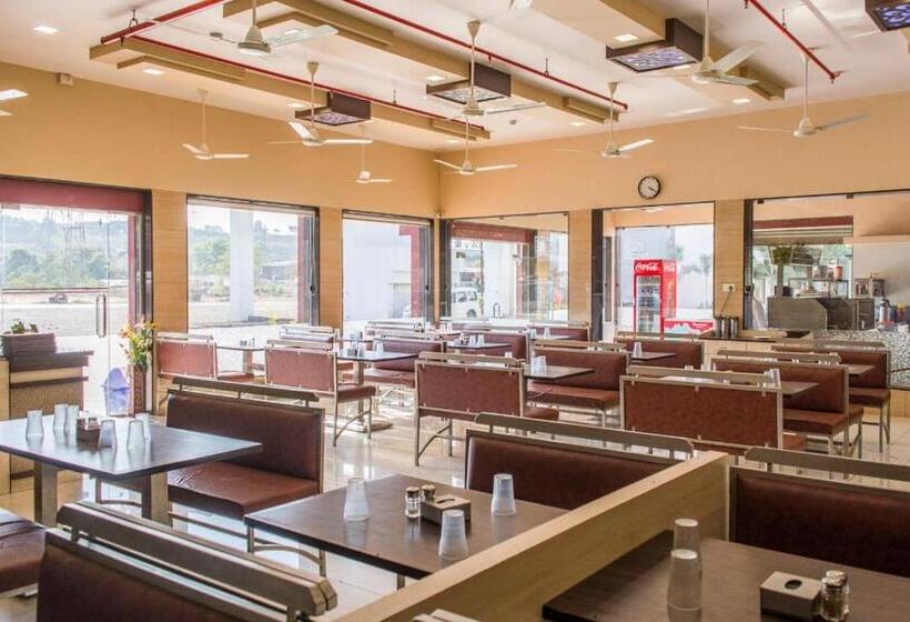 فندق Harshali Residency, Khopoli, Near Imagica