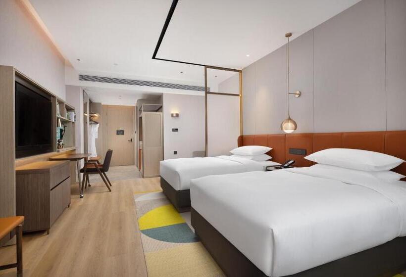 هتل Home2 Suite By Hilton Wuhan Economic Development Zone