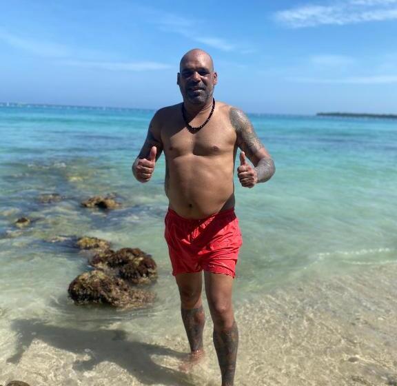 בית מלון כפרי Hostel Bunker Perú