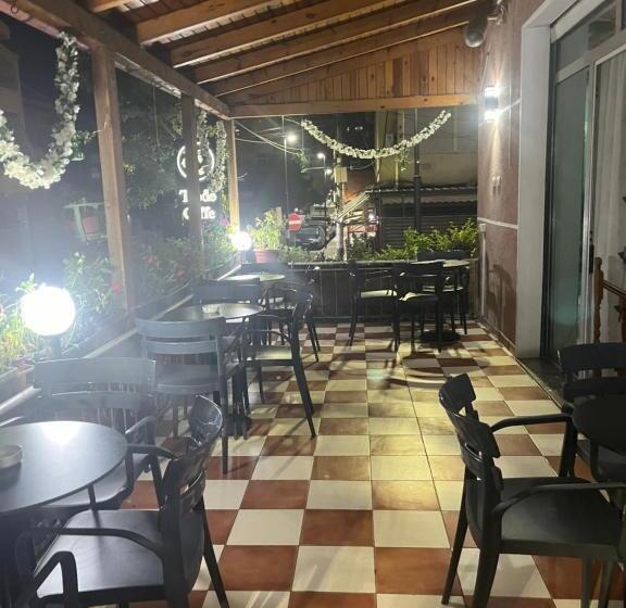 בית מלון כפרי Luli City Center