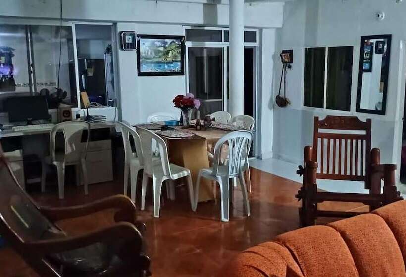 Отель Hostal La Milagros