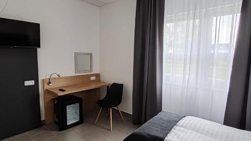 בית מלון כפרי Parkview