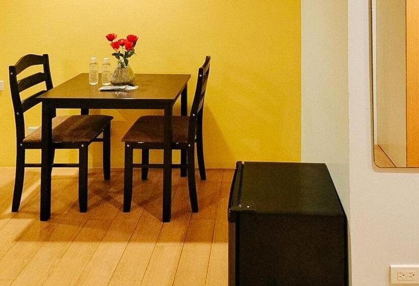 בית מלון כפרי Reddoorz At The Vjour Suites