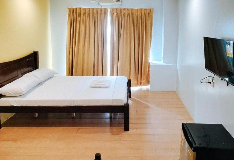 בית מלון כפרי Reddoorz At The Vjour Suites