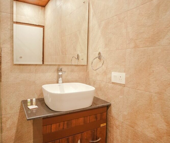 فندق Tapovan Resorts