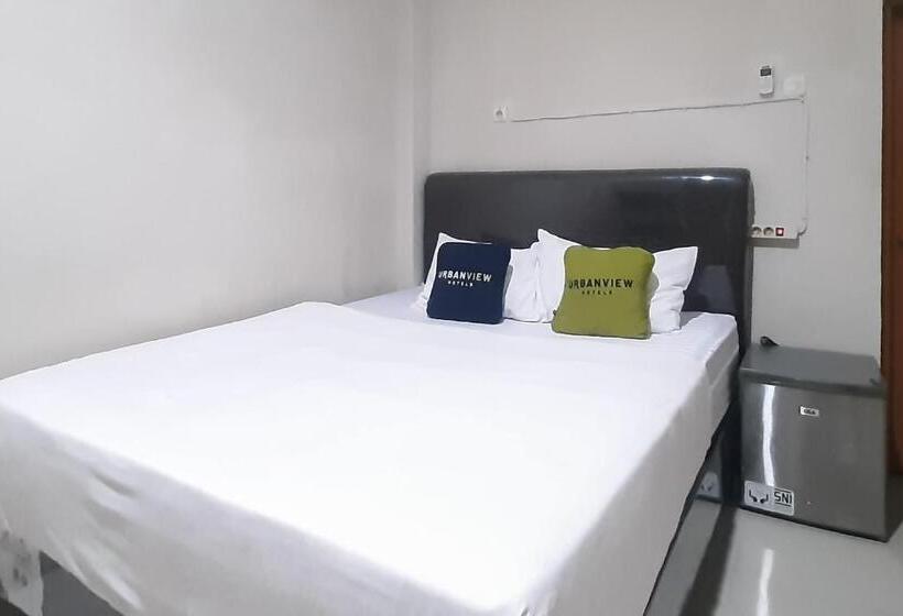 Urbanview Hotel Fira Syariah Muara Enim By Reddoorz