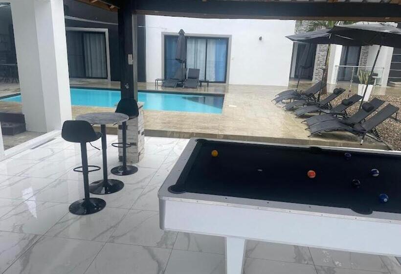 Level Suites #7