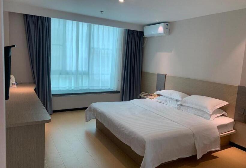 M Hotel Xiamen Haicang Maqing Road Metro Station