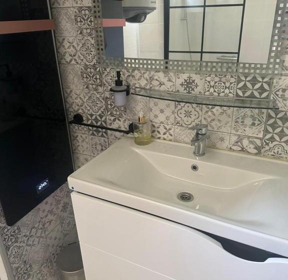 膳宿费 Chez Le Colonel Pool House