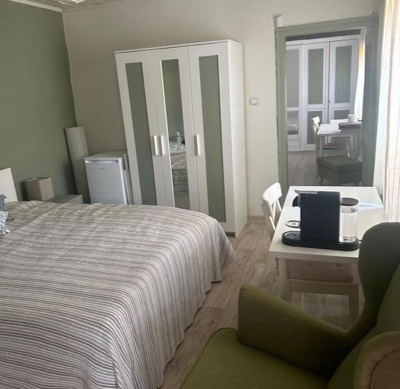 膳宿费 Chez Le Colonel Pool House