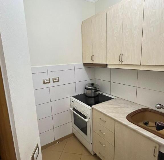 פנסיון Dimas Apartments