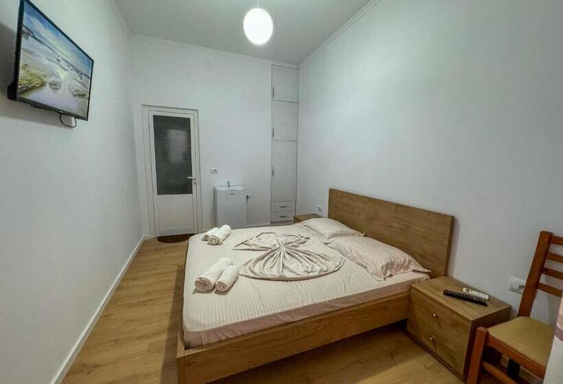 פנסיון Eleonora Guest House