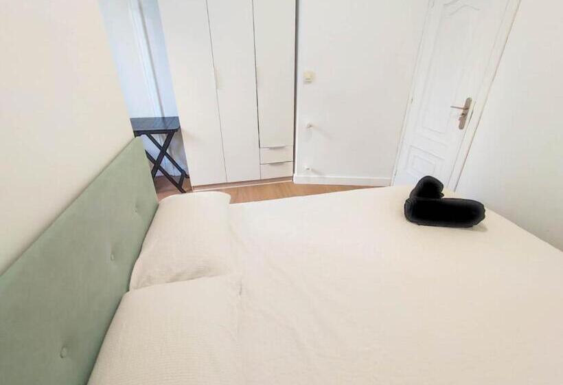 ペンション Hostal Airiños De Vigo