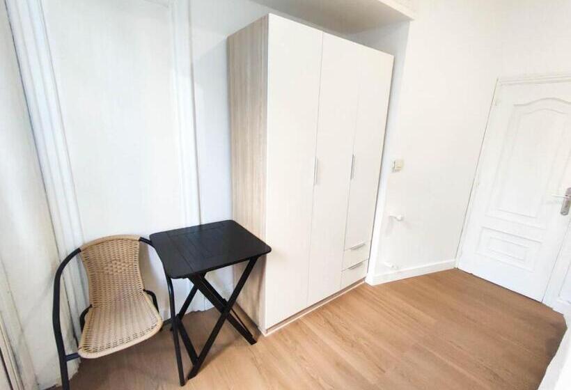 ペンション Hostal Airiños De Vigo