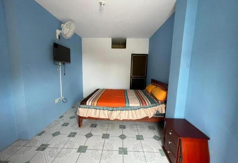 بنسيون Hostal Everest