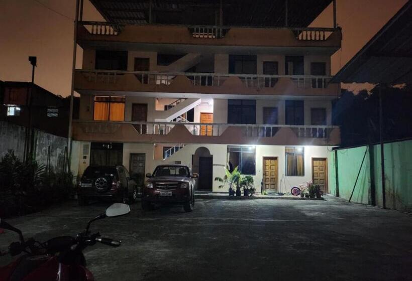 بنسيون Hostal Everest