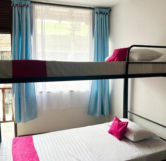 פנסיון Casa Hotelgitanos