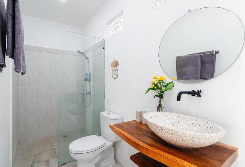 פנסיון Jero D Kawan House