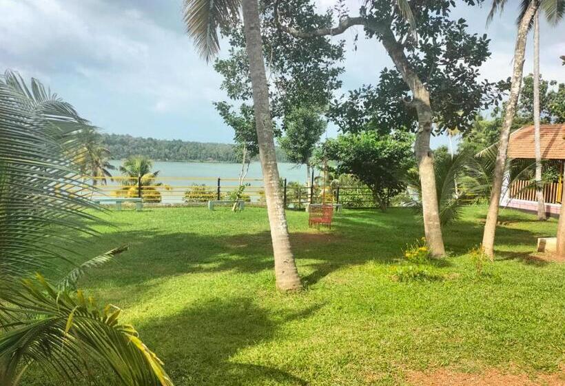 ペンション Kayaltheeram Resort & Homestay