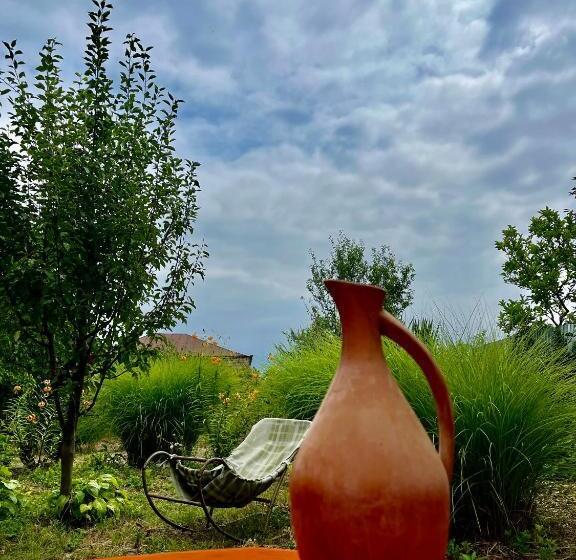 پانسیون Nino S Guest House