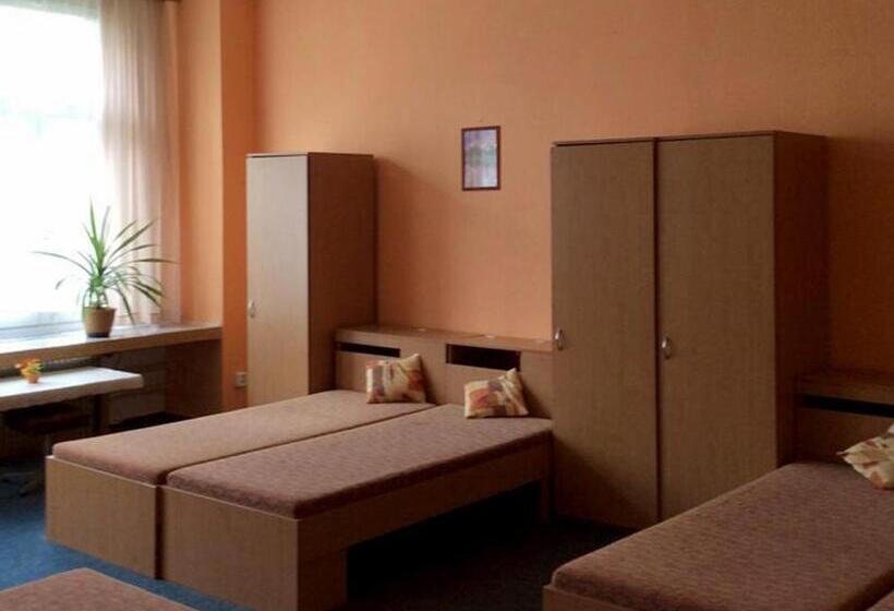 ペンション Penzion Fit