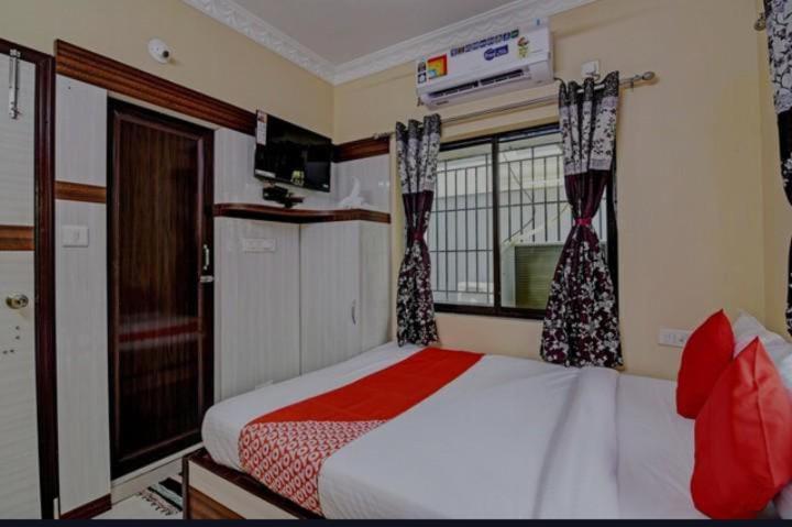 پانسیون Poulomi Hotel & Associate