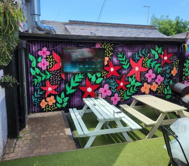 بنسيون The Albert Pub