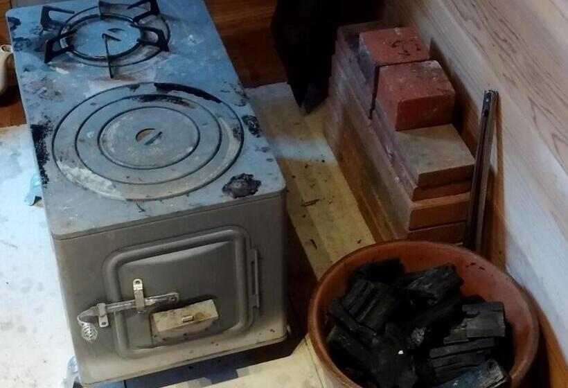 호스텔 潮ドミ マリンキ 冬は薪ストーブ We Have No Ac