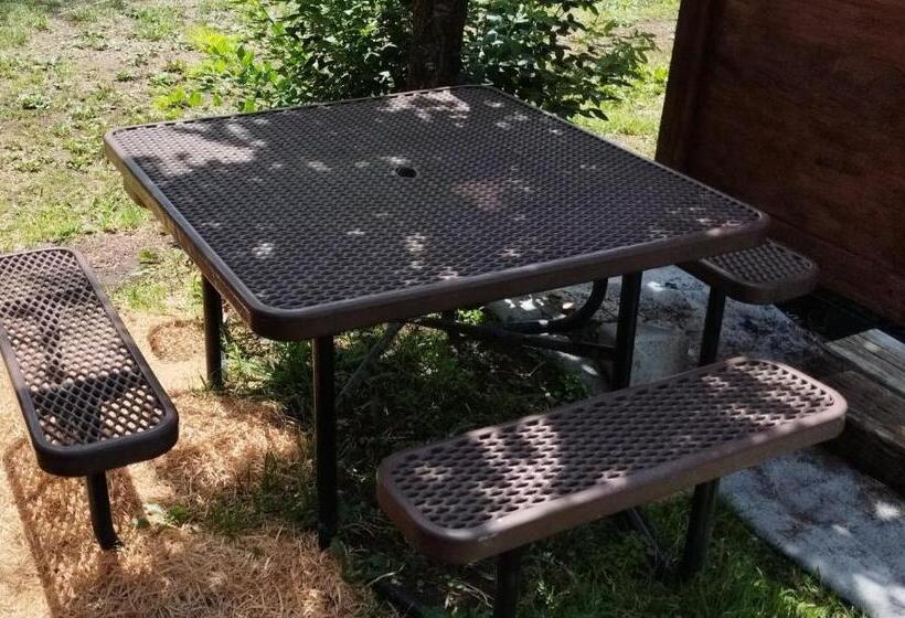 호스텔 潮ドミ マリンキ 冬は薪ストーブ We Have No Ac