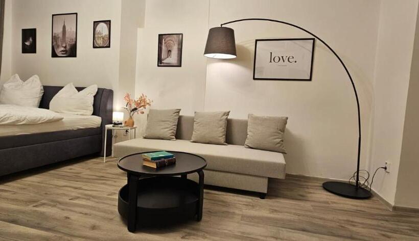 הוסטל 123 Shop & Stay