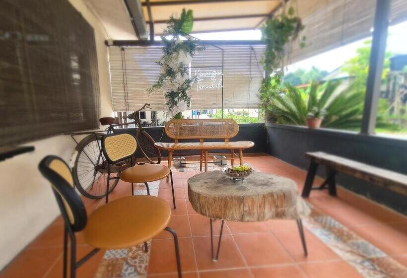 הוסטל Family Studio With Pool In Bangi