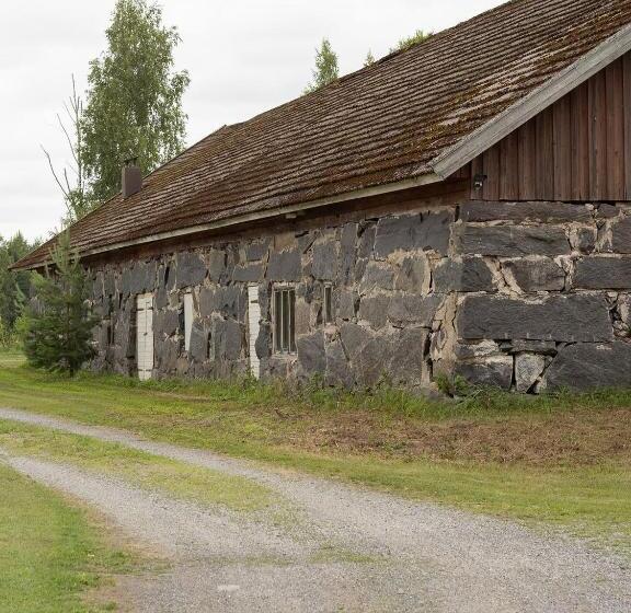 הוסטל Lepopaikka Lokinpesä, Majoitus Ja Camping