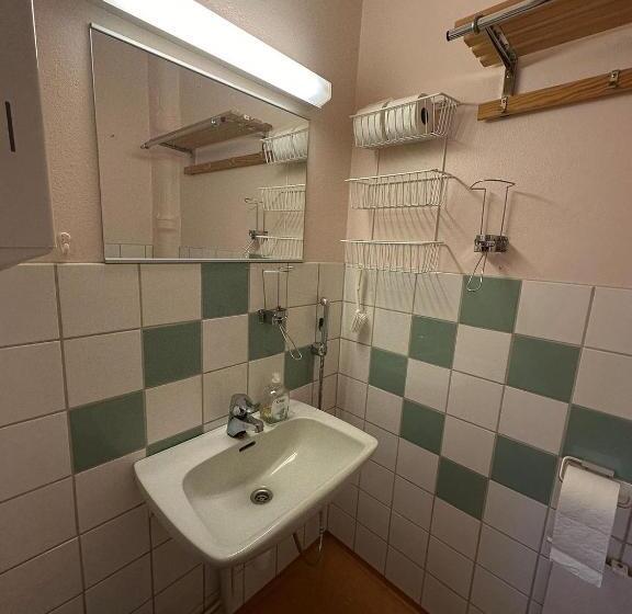 הוסטל Lepopaikka Lokinpesä, Majoitus Ja Camping